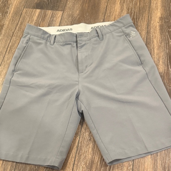 Adidas Men's Light Gray Athletic Shorts size 34 - Picture 1 of 3